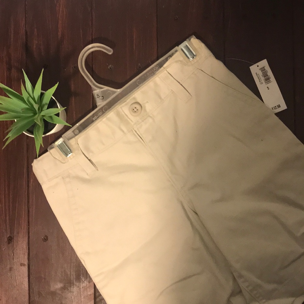khaki shorts